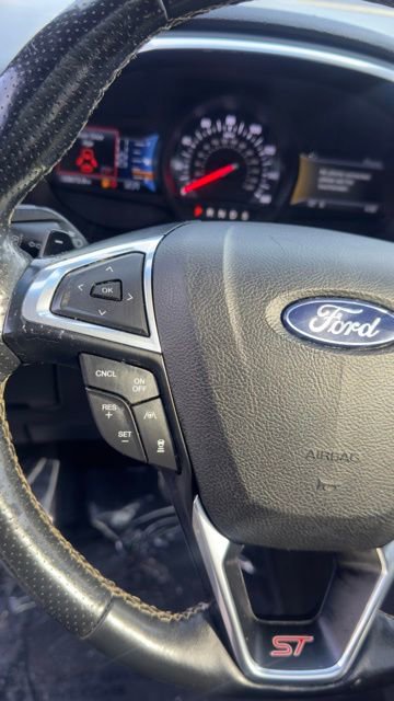 Certified 2020 Ford Edge ST w/ Cold Weather Package AWD/4WD image 9