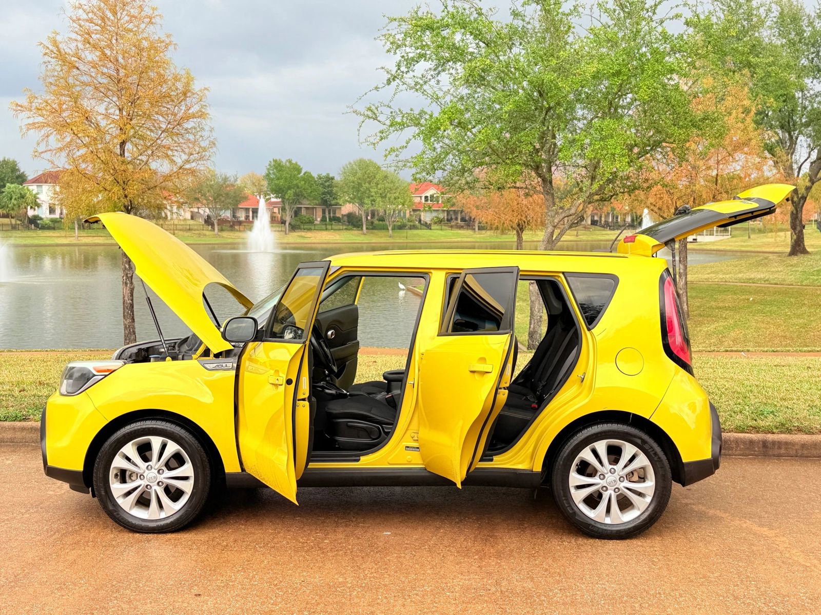 Used 2014 Kia Soul + w/ UVO w/Eservices Package image 22