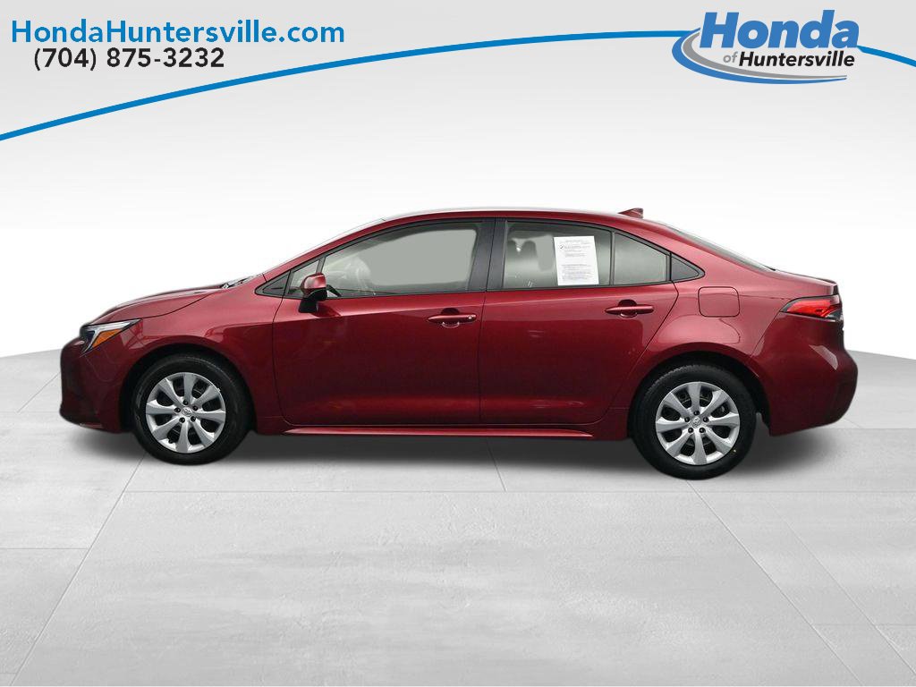 Used 2025 Toyota Corolla LE FWD image 5