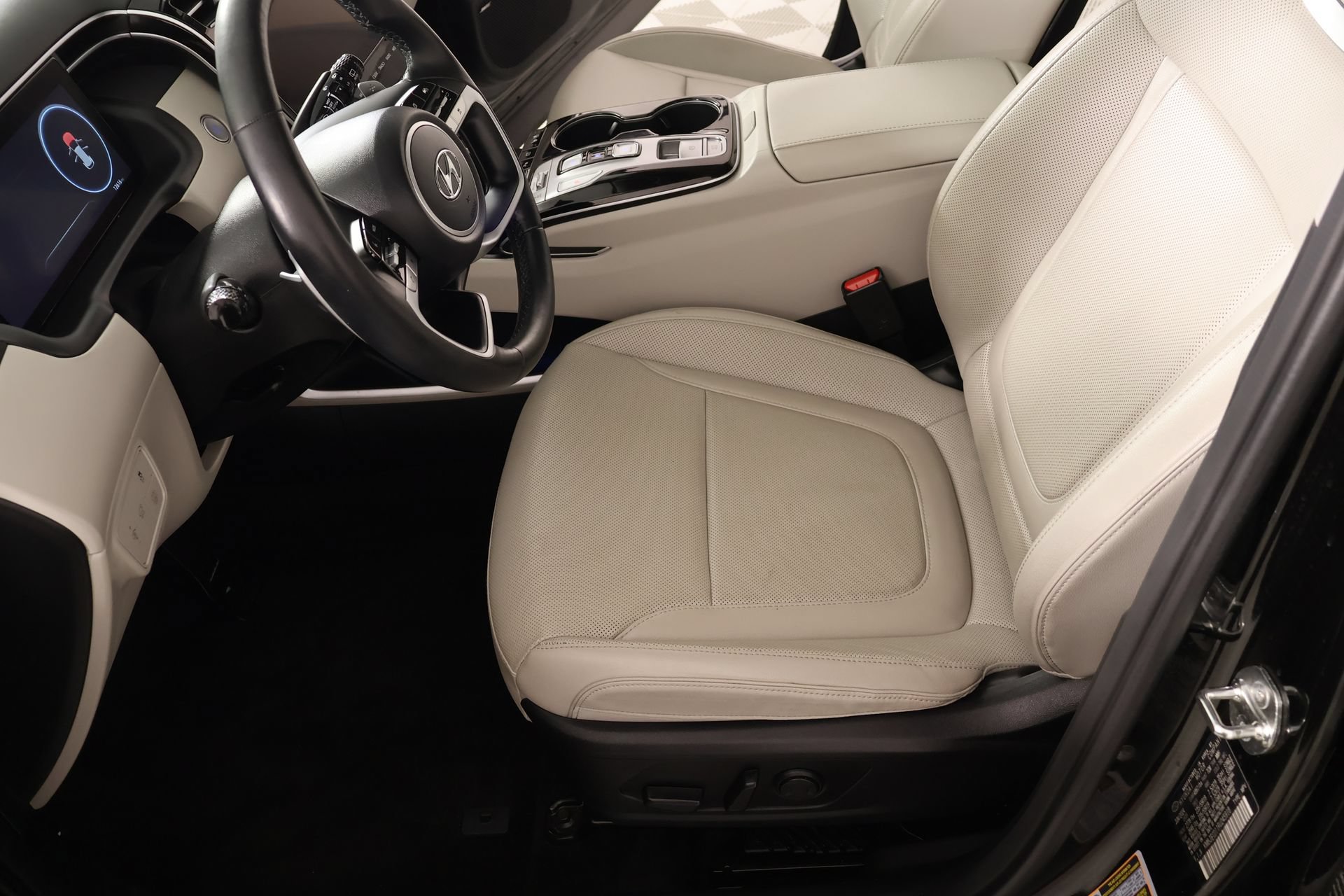 Certified 2024 Hyundai Tucson Limited AWD/4WD image 12