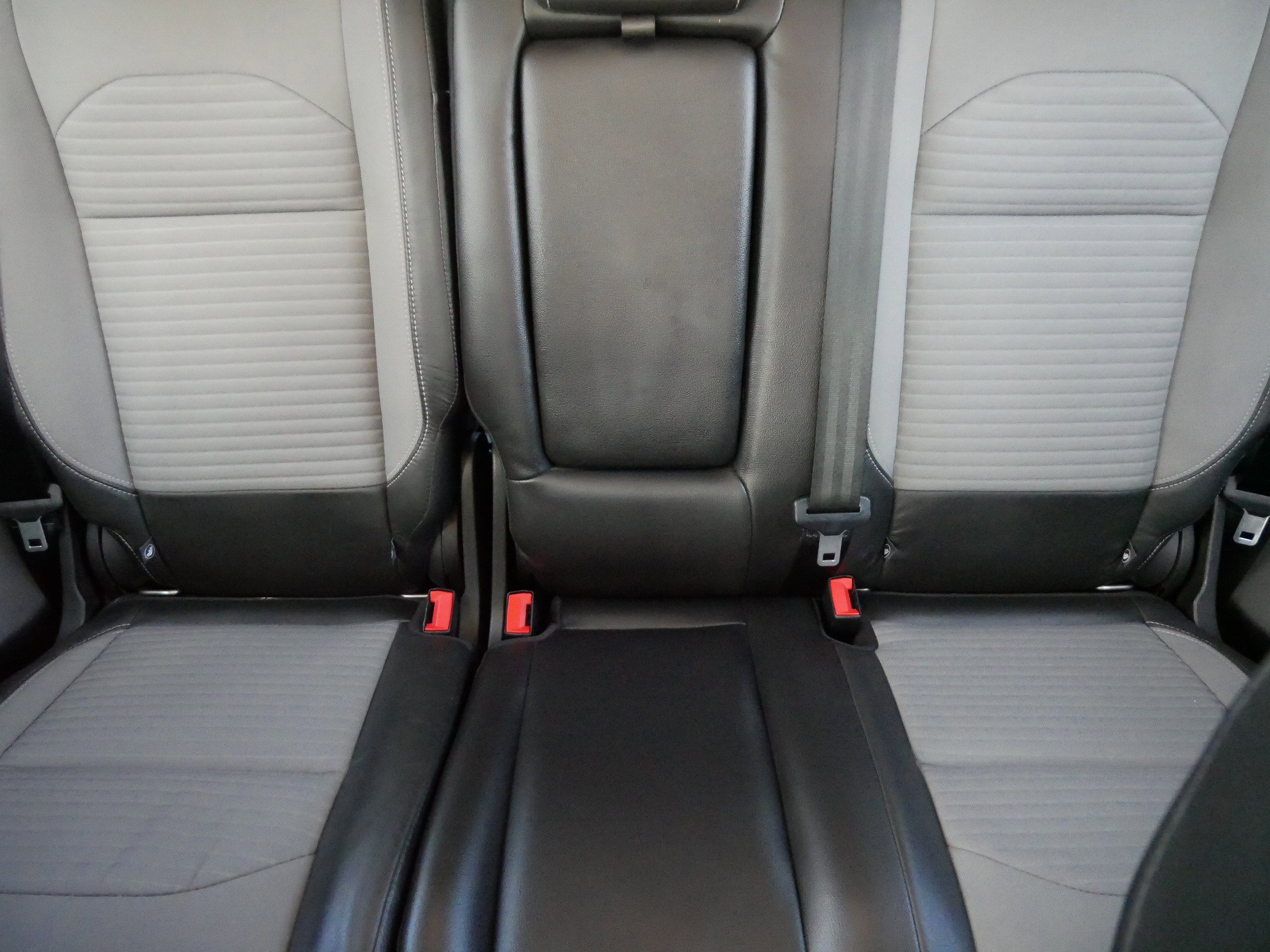 Used 2018 Ford Escape SE w/ SE Sport Appearance Package image 13