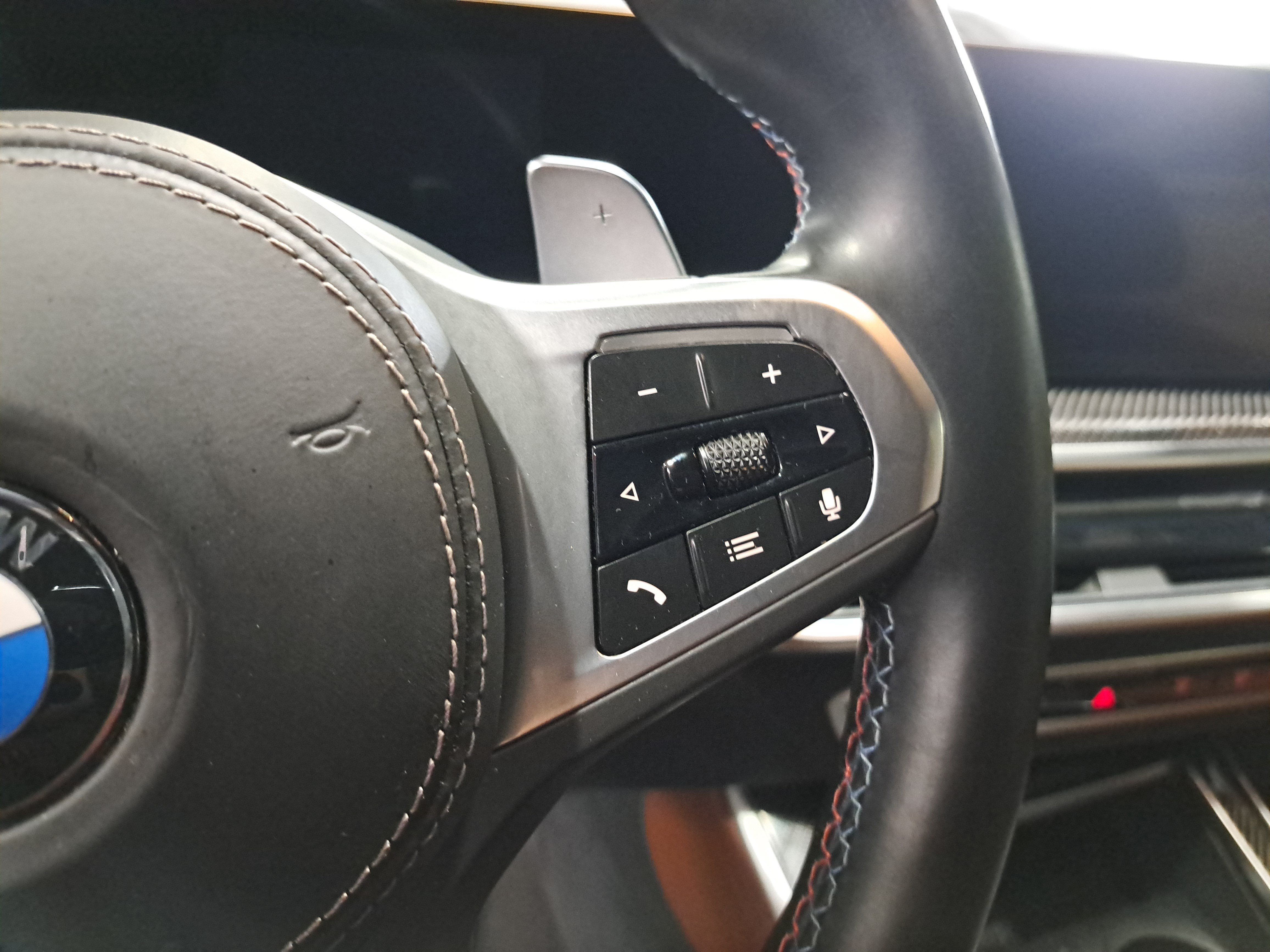Used 2025 BMW X5 M60i AWD/4WD image 19