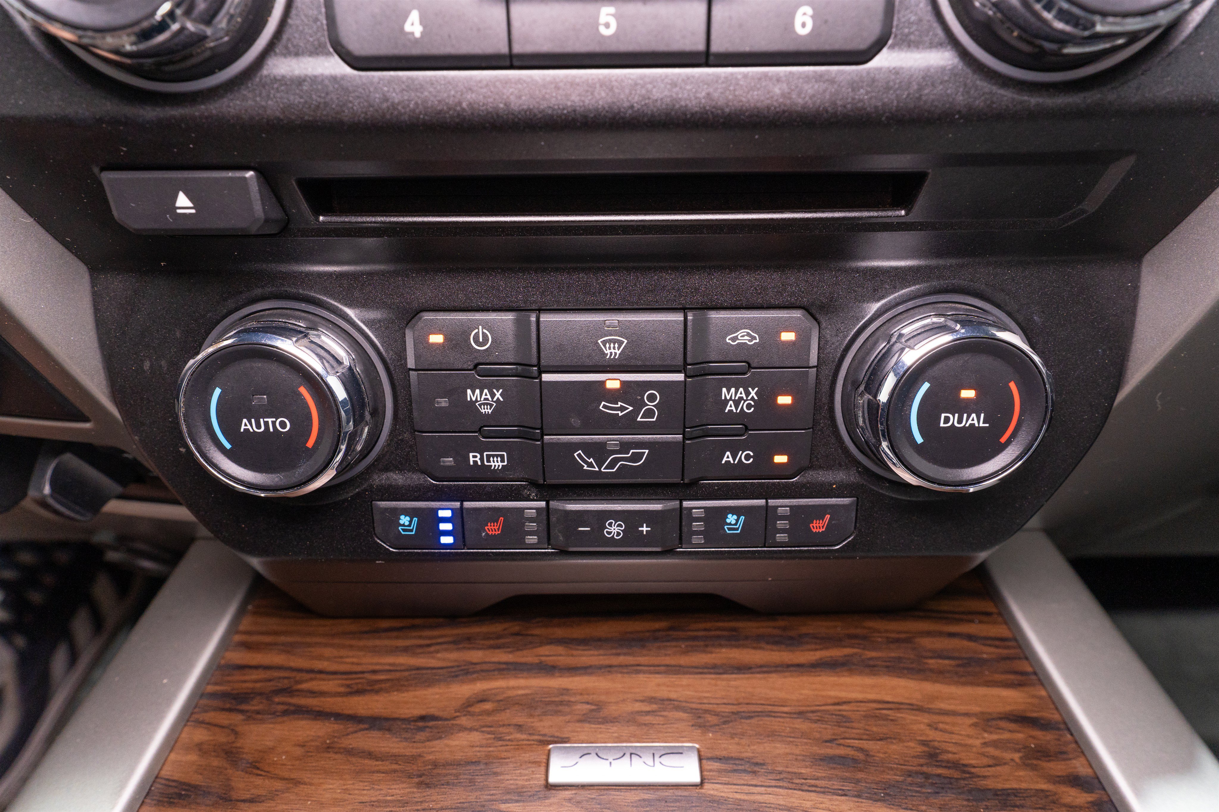 Used 2018 Ford F150 Lariat AWD/4WD image 24