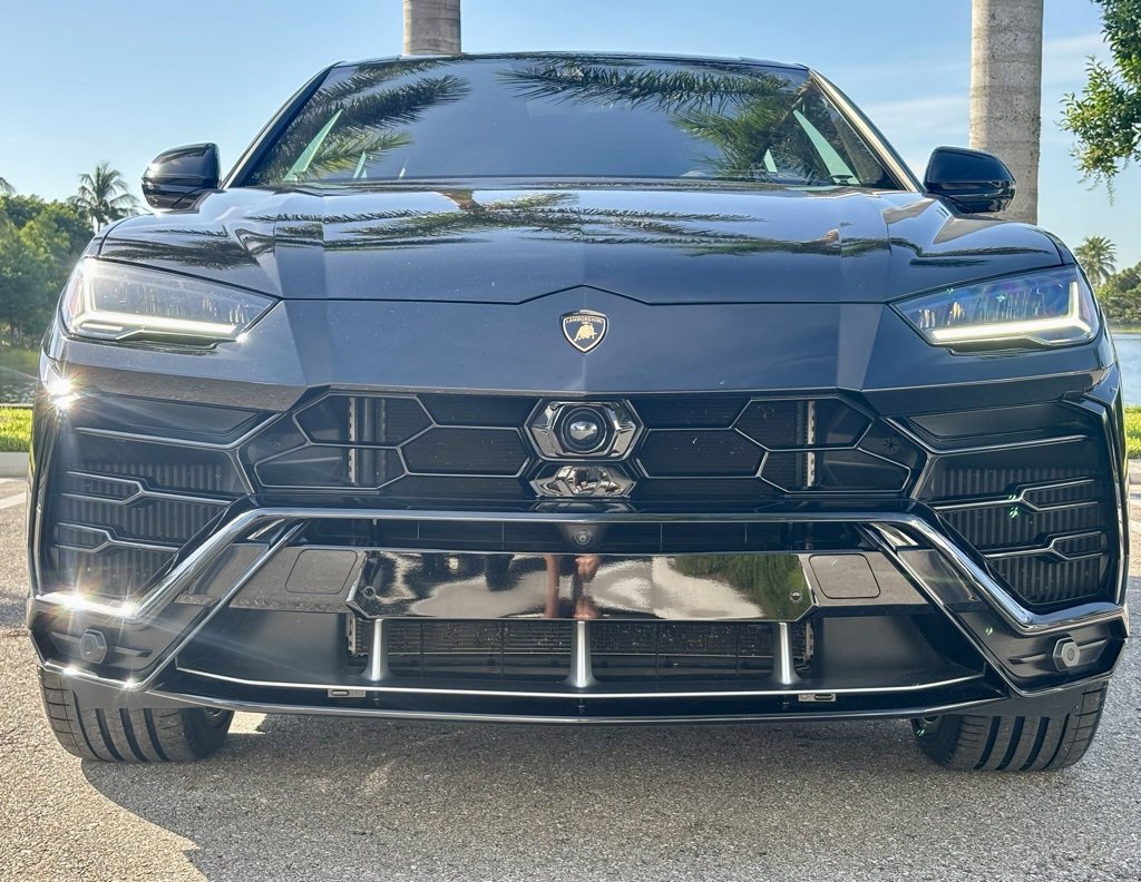 Used 2021 Lamborghini Urus image 3