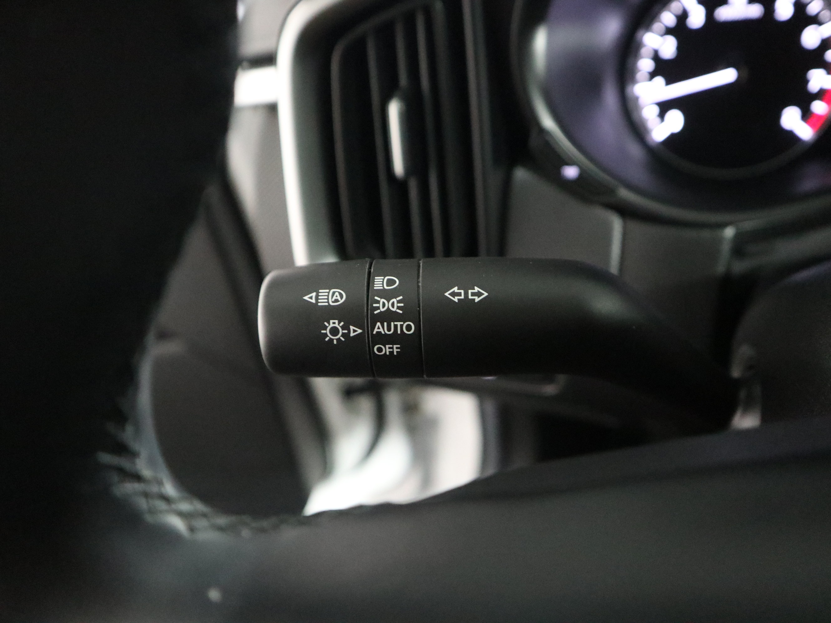 Certified 2025 MAZDA CX-50 AWD 2.5 S w/ Select Package image 26