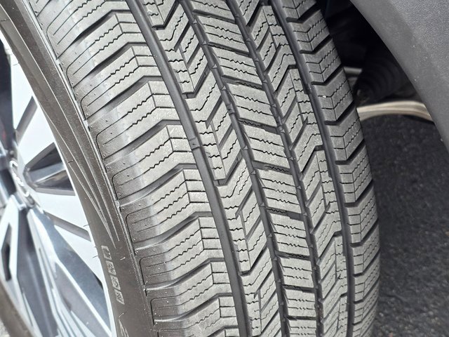 Used 2023 Nissan Rogue SV image 12