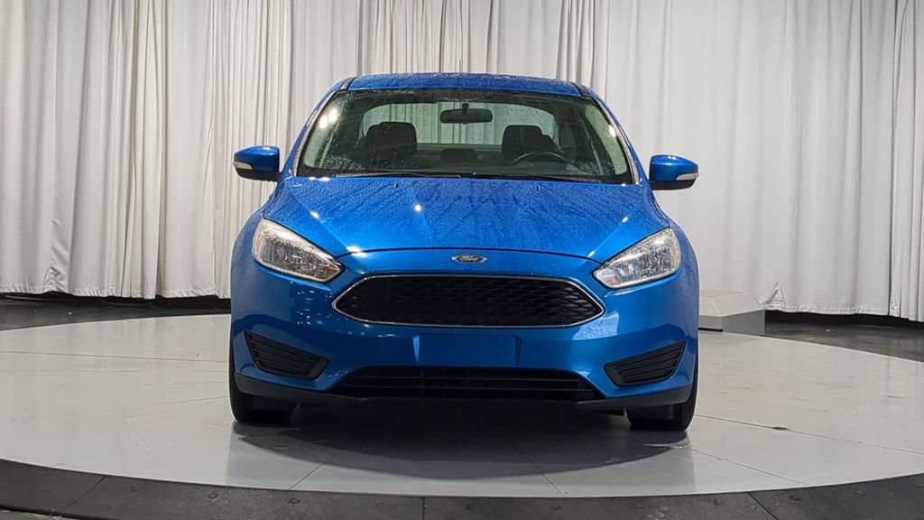 Used 2016 Ford Focus SE w/ SE Cold Weather Package FWD image 3