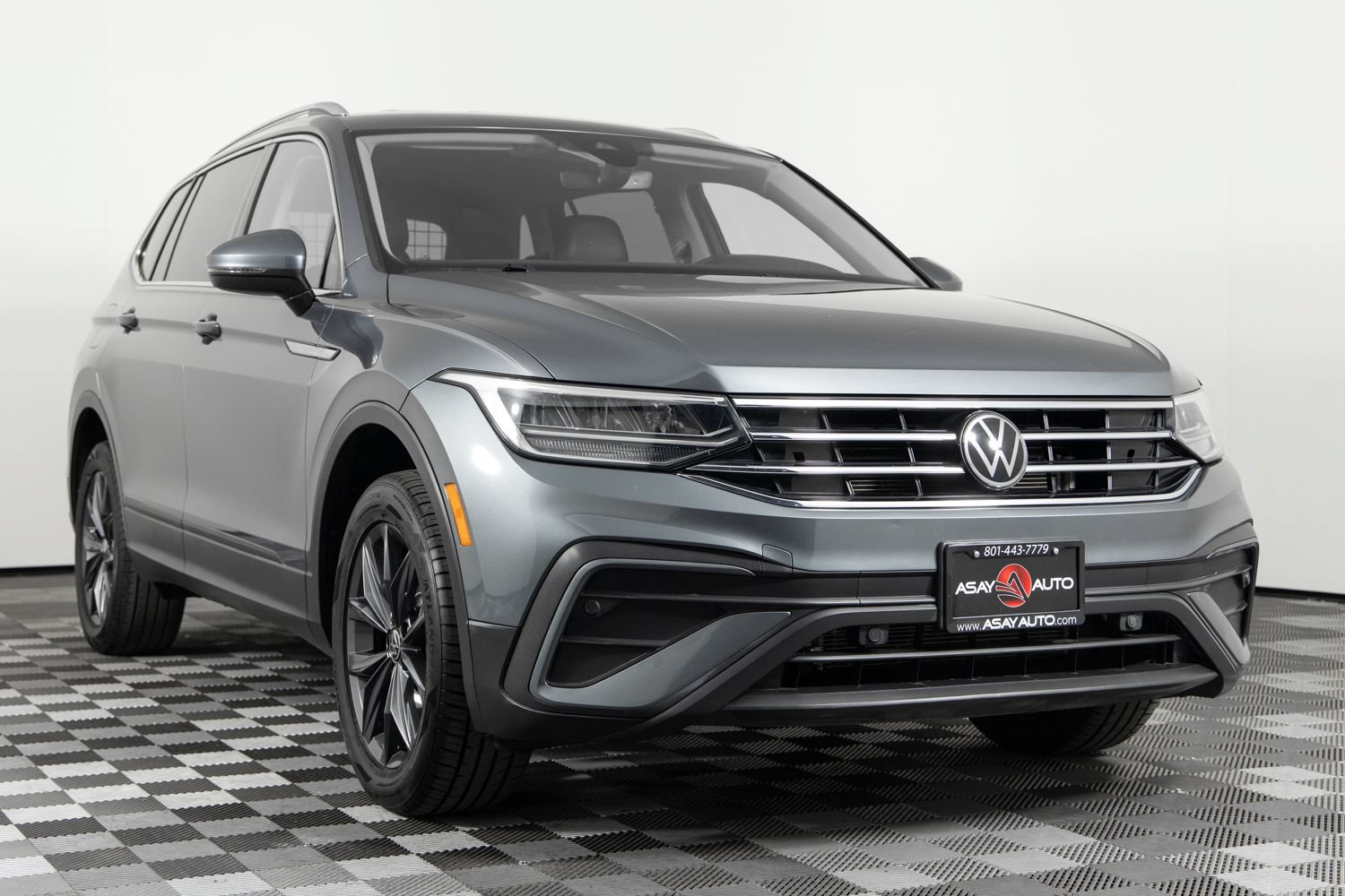 Used 2022 Volkswagen Tiguan SE AWD/4WD image 11