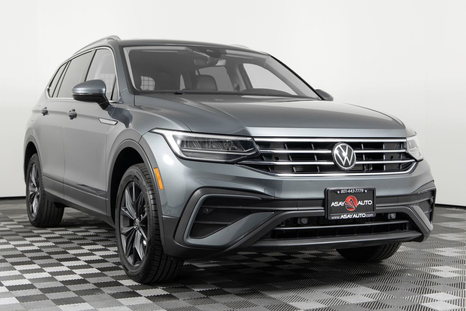 Used 2022 Volkswagen Tiguan SE AWD/4WD image 11