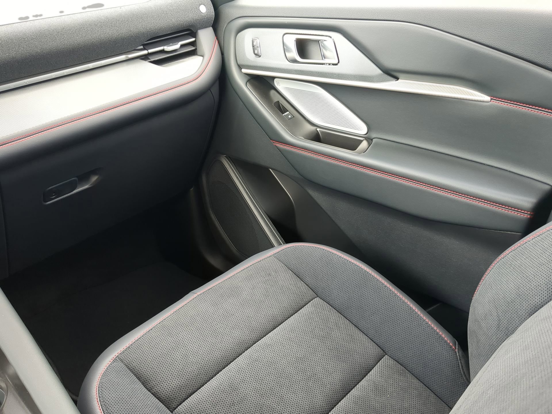 New 2026 Ford Explorer ST w/ Sun And Sound Package image 49