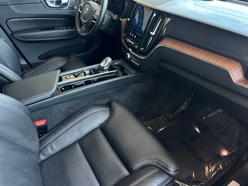 Certified 2023 Volvo XC60 B5 Ultimate AWD/4WD image 15