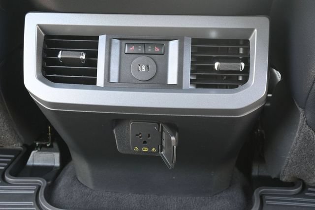 Certified 2025 Ford F450 Lariat w/ Lariat Ultimate Package AWD/4WD image 38