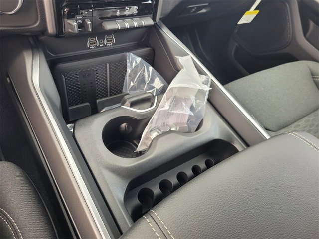 New 2026 RAM 1500 4x4 Crew Cab image 28