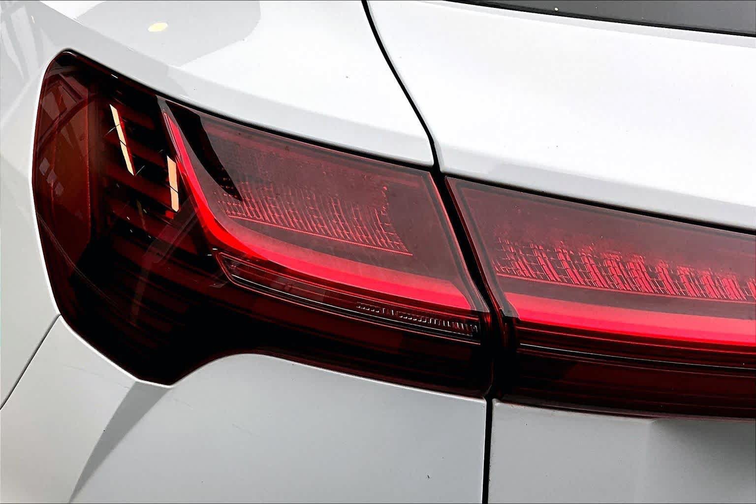 Used 2024 Audi Q8 e-tron Premium AWD/4WD image 26