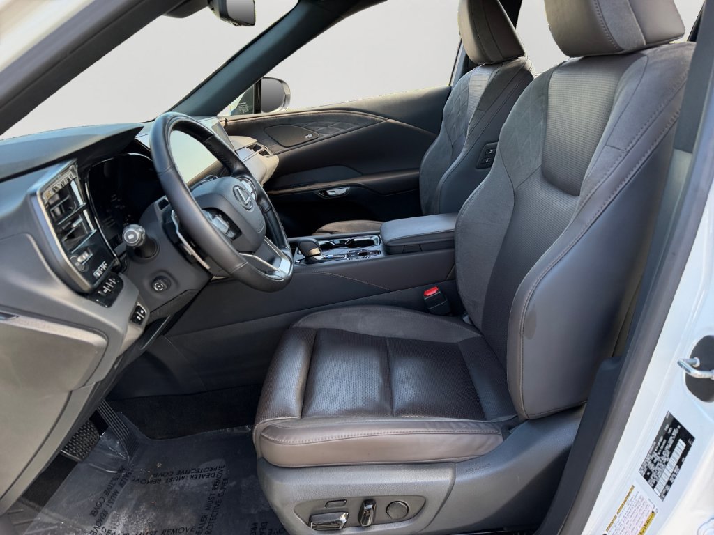 Certified 2025 Lexus RX 450h AWD w/ Convenience Package image 15