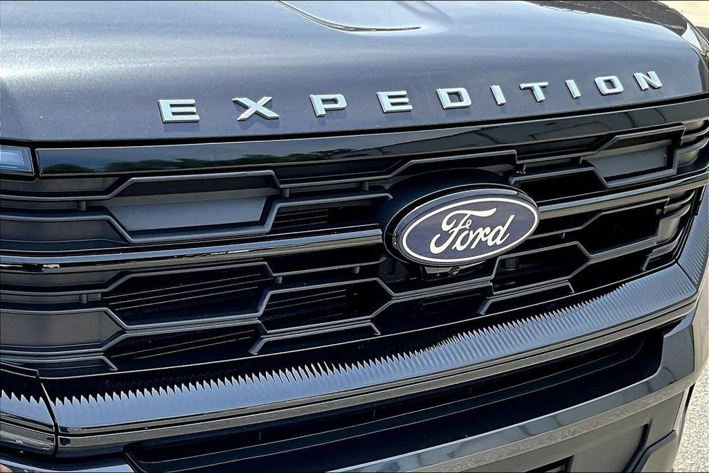 Used 2025 Ford Expedition Active AWD/4WD image 35
