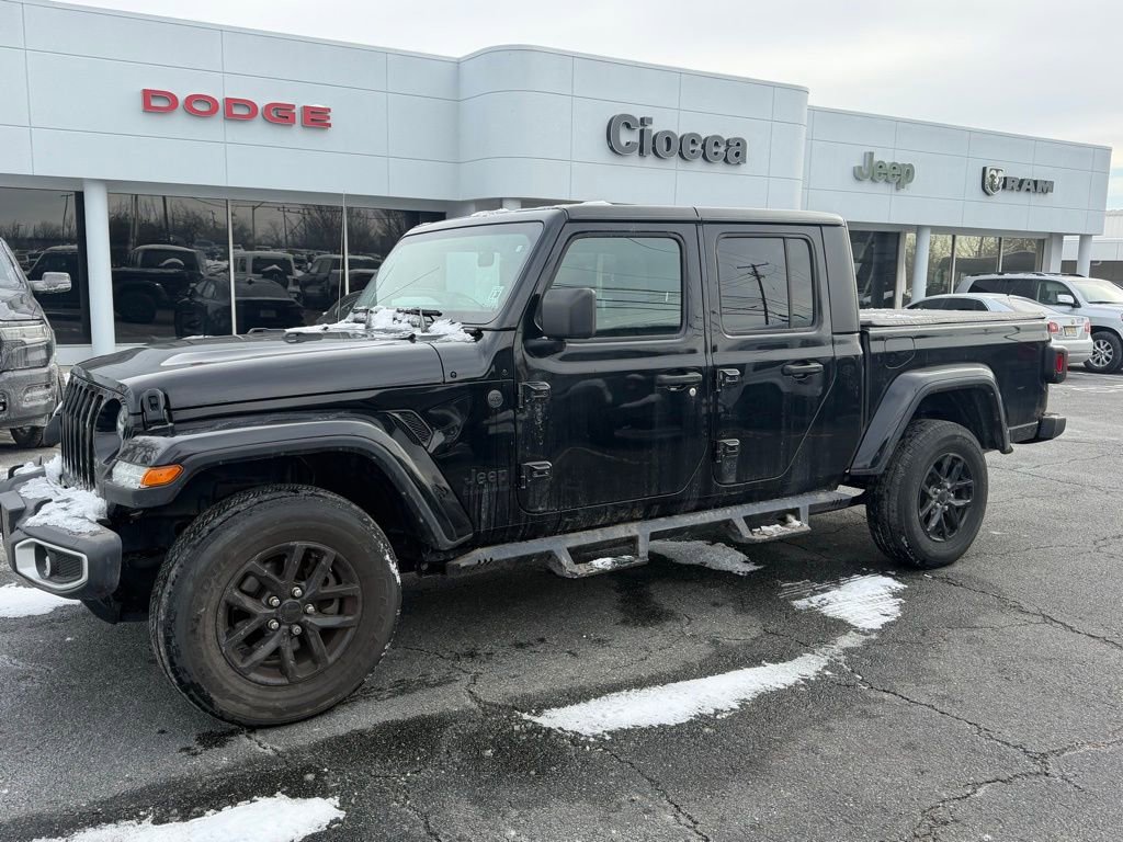 Used 2022 Jeep Gladiator Sport image 2