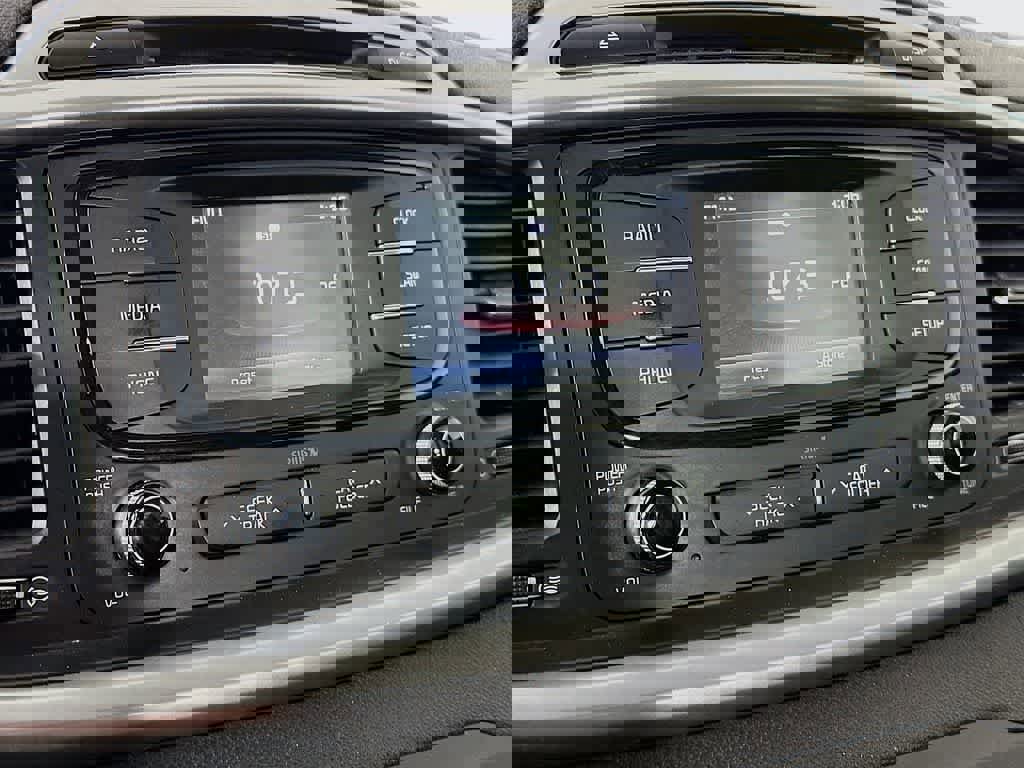 Used 2016 Kia Sorento LX image 17