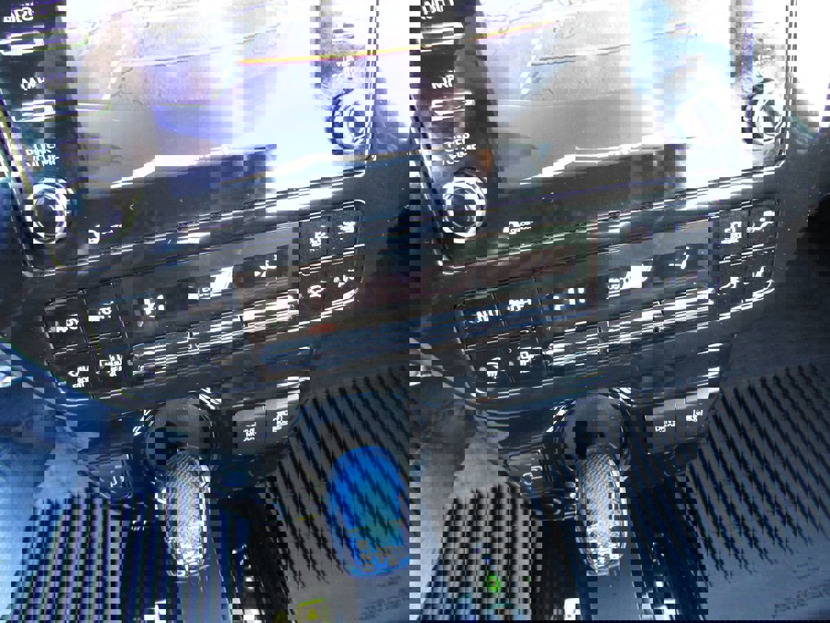 Used 2021 Toyota Prius XLE image 16