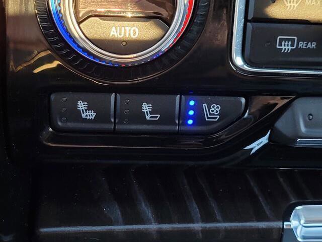 Used 2022 GMC Yukon Denali image 25