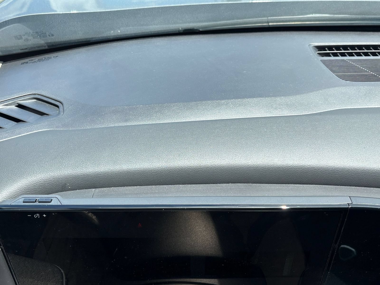 Used 2026 Nissan Kicks SV FWD image 32