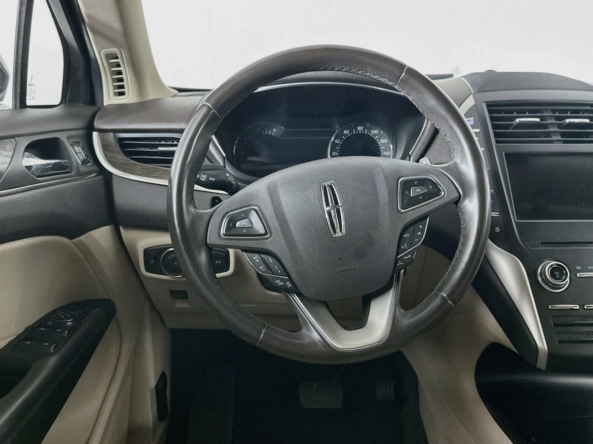 Used 2017 Lincoln MKC Reserve FWD image 18
