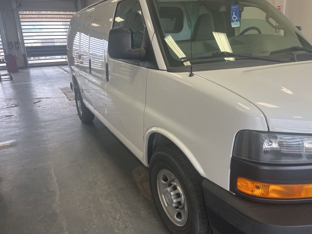 Used 2018 Chevrolet Express 2500 image 1
