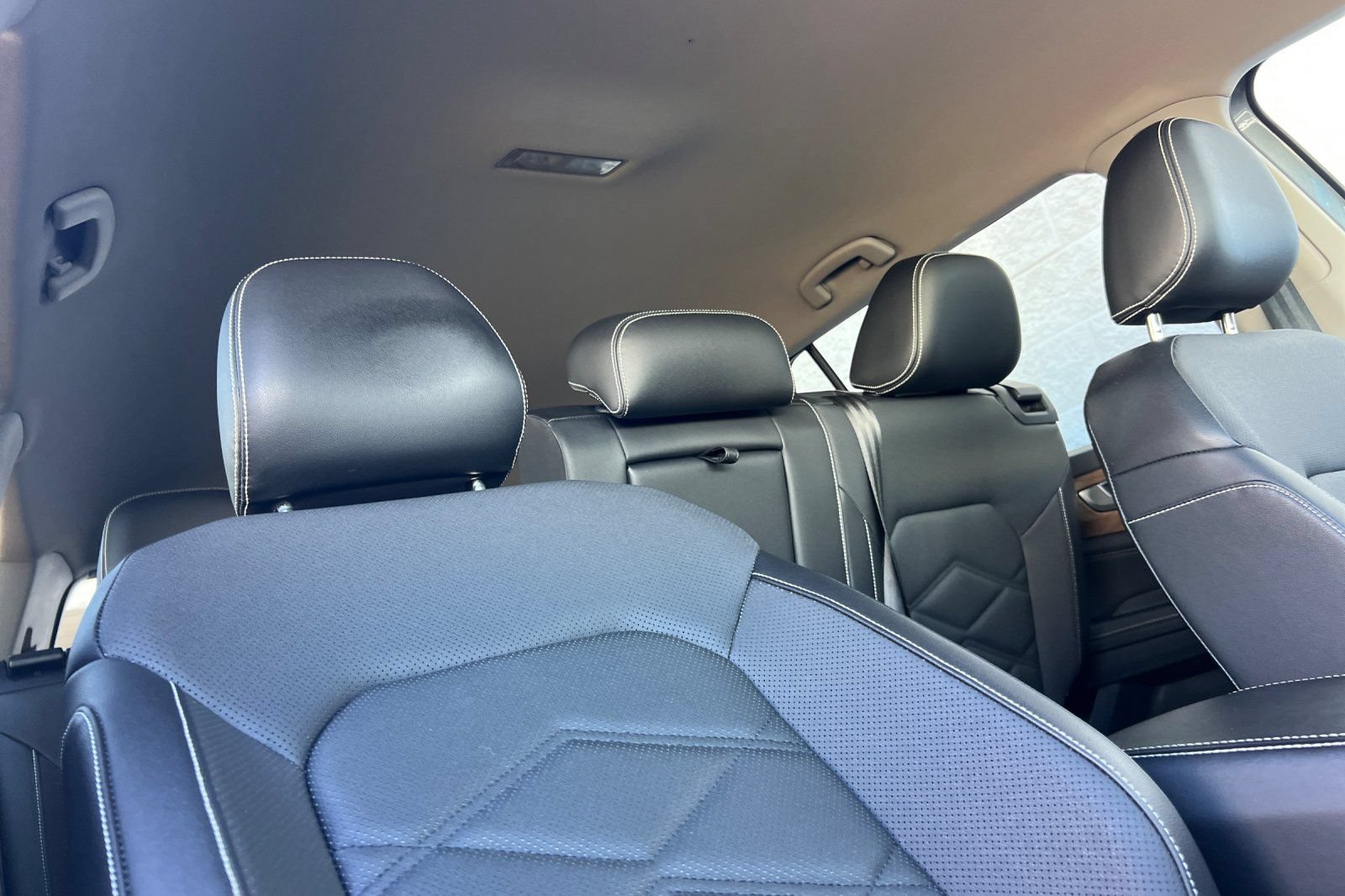 Used 2024 Volkswagen Atlas SE FWD image 20