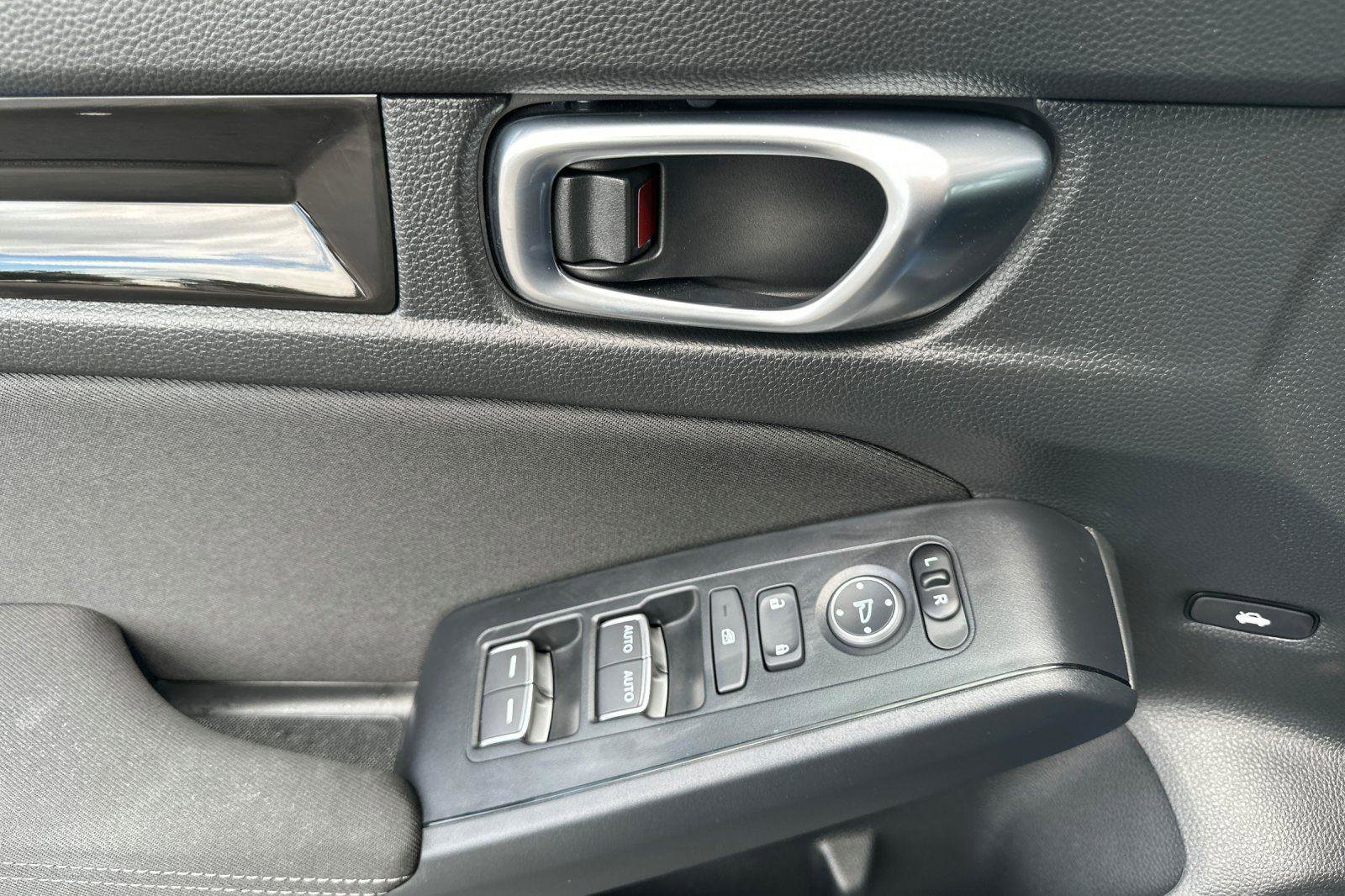 Certified 2025 Honda Civic Sport image 10
