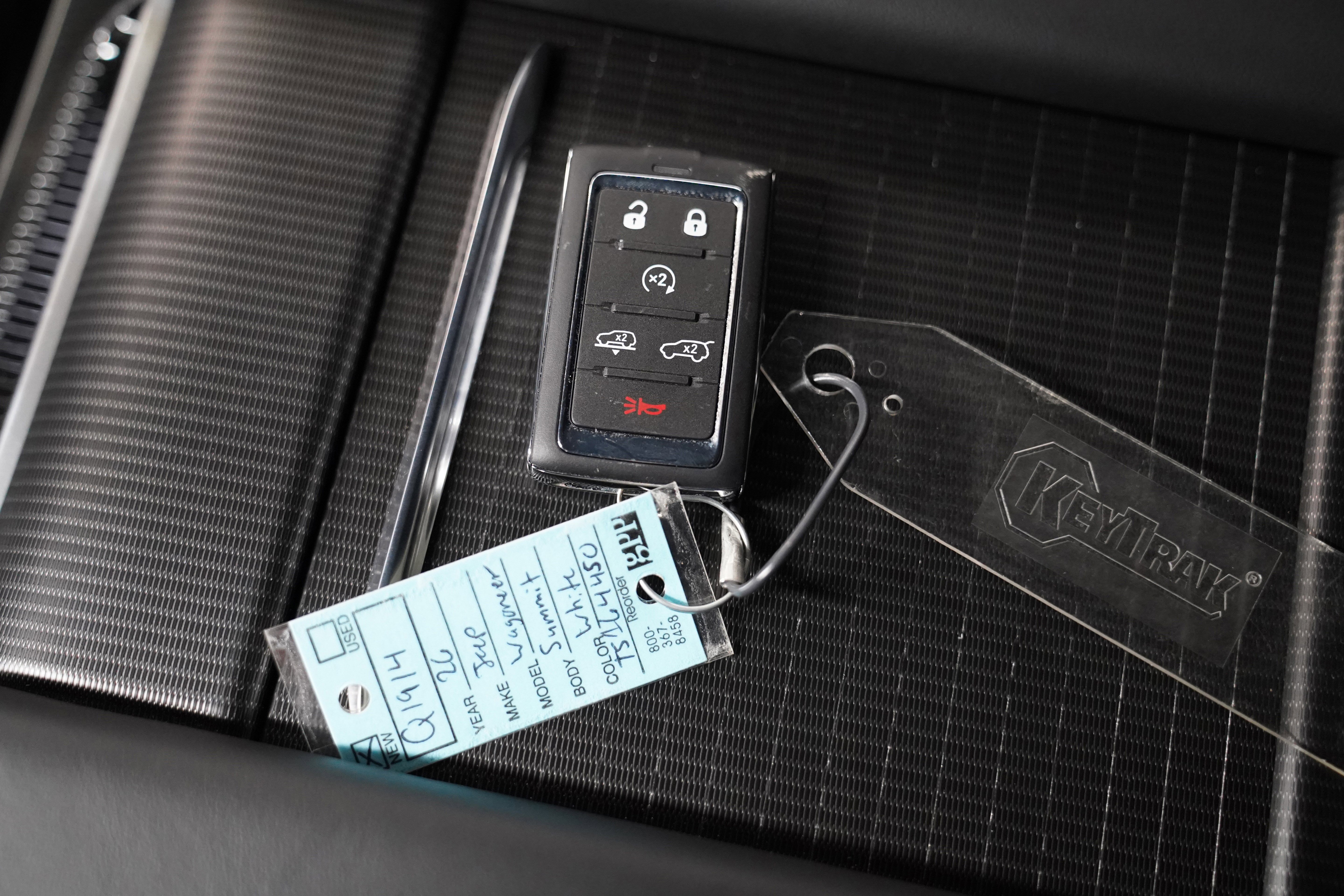 New 2026 Jeep Grand Wagoneer Summit image 40