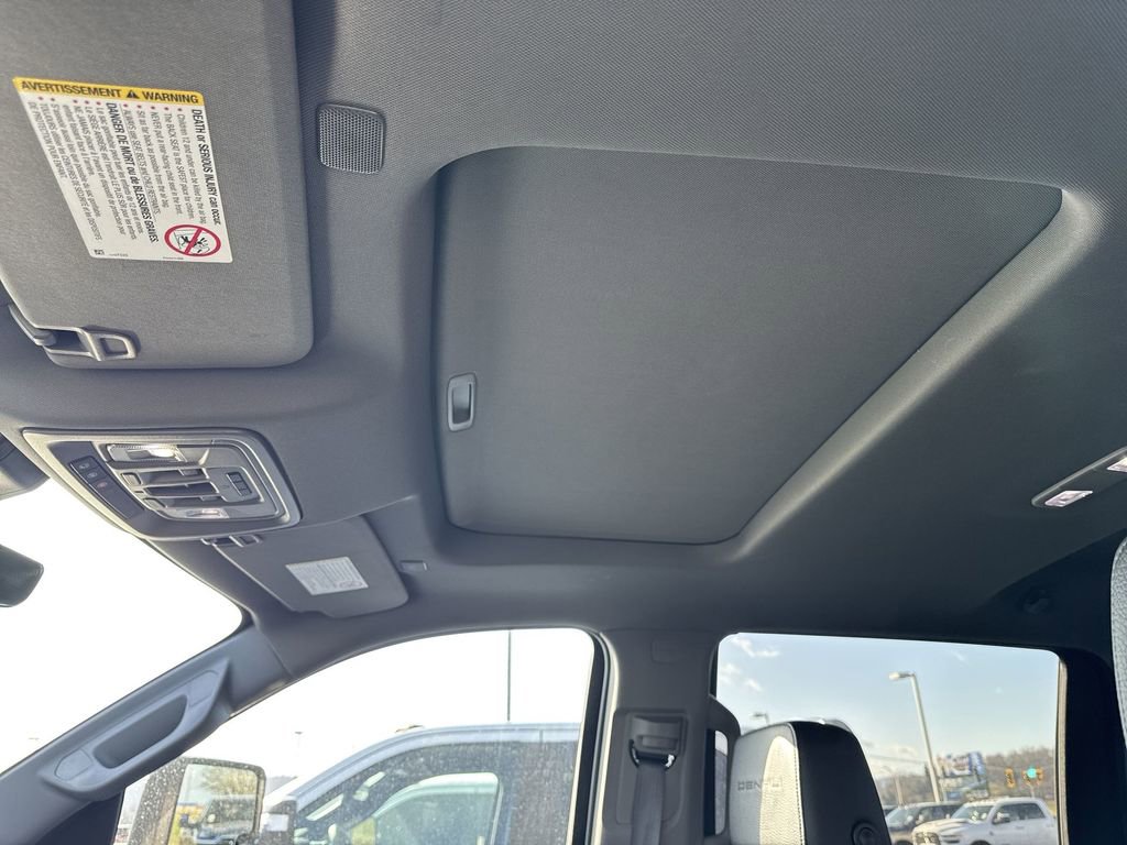 Used 2023 GMC Sierra 2500 Denali w/ Denali Black Diamond Edition image 22