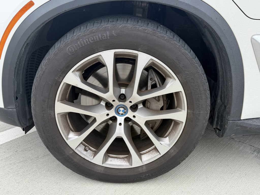 Used 2025 BMW X5 xDrive50e AWD/4WD image 9