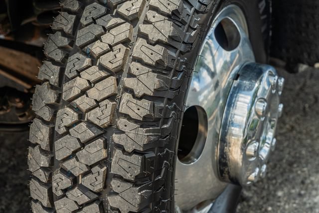 Used 2005 Ford F350 Lariat RWD image 16