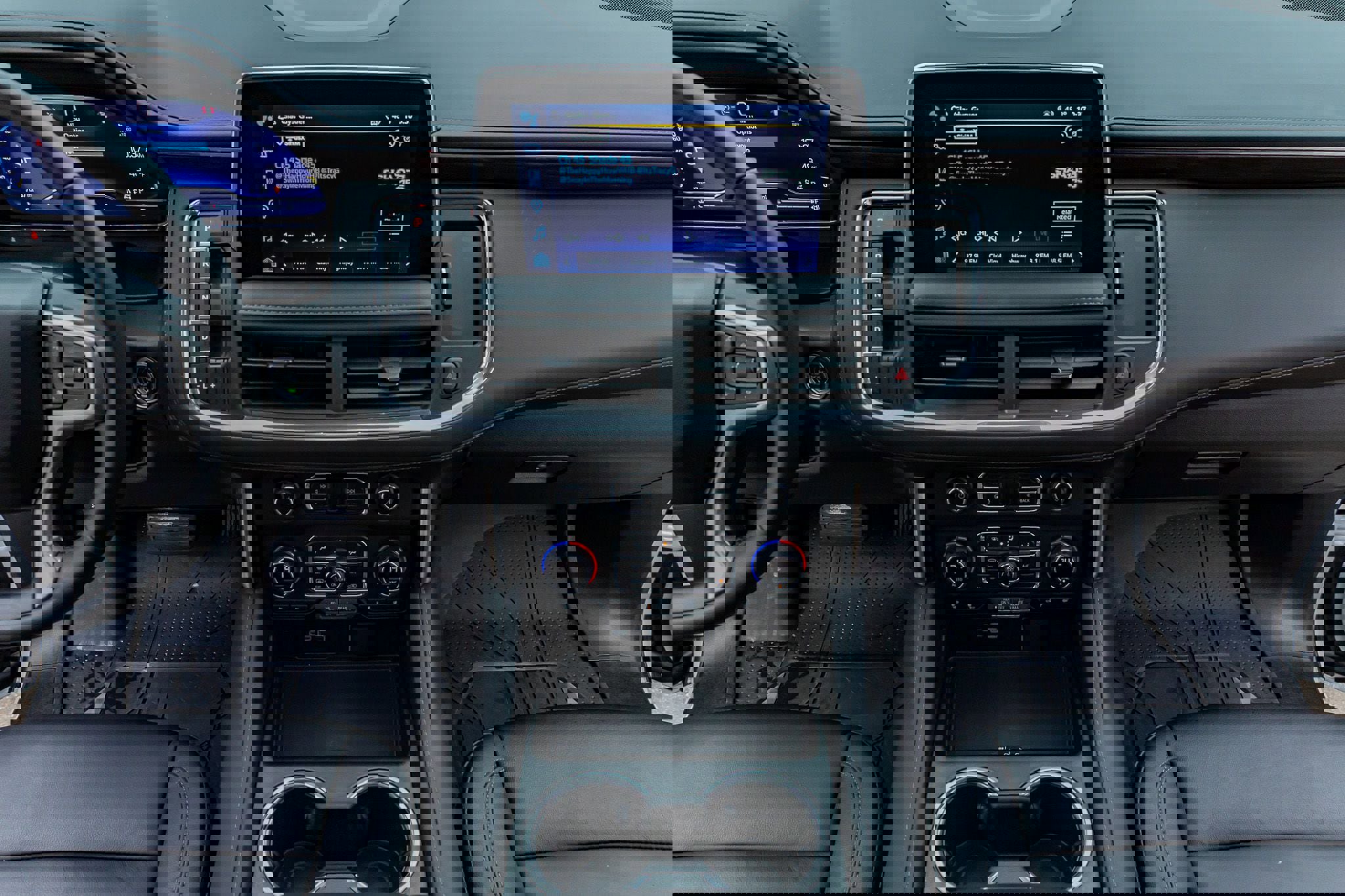 Used 2024 Chevrolet Tahoe Z71 w/ Luxury Package image 24