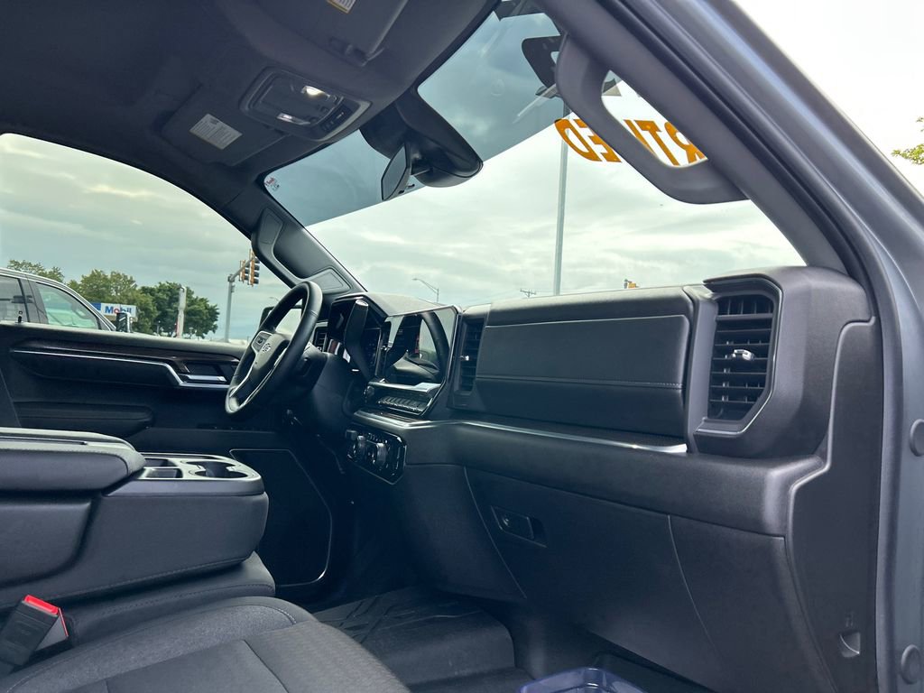 Certified 2025 Chevrolet Silverado 1500 RST w/ LPO, Dark Essentials Package AWD/4WD image 38