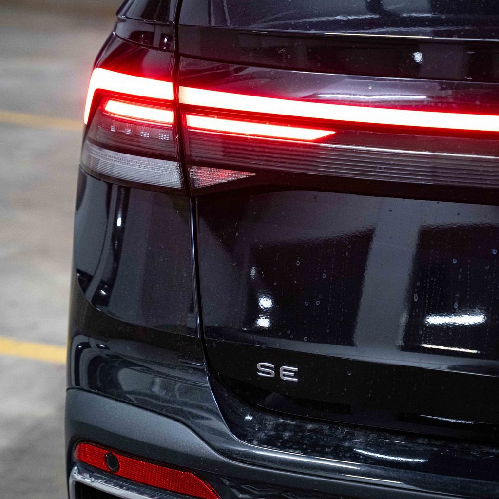 New 2026 Volkswagen Taos SE FWD image 6