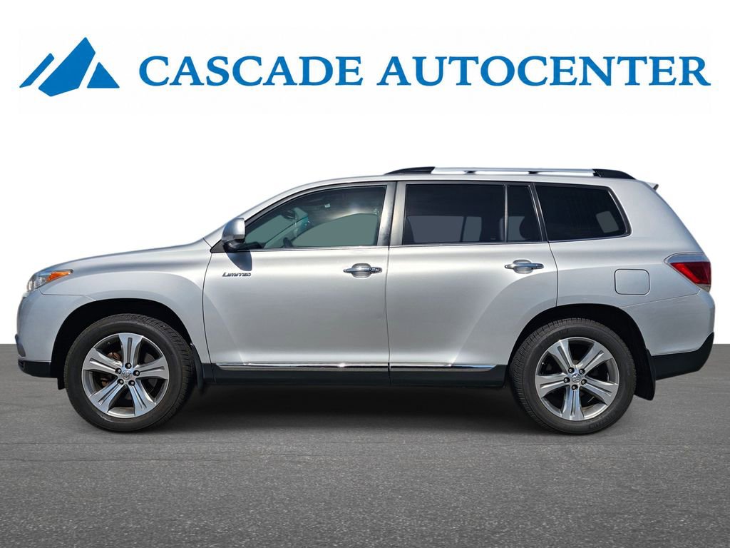 Used 2011 Toyota Highlander Limited w/ Tow Pkg AWD/4WD image 3