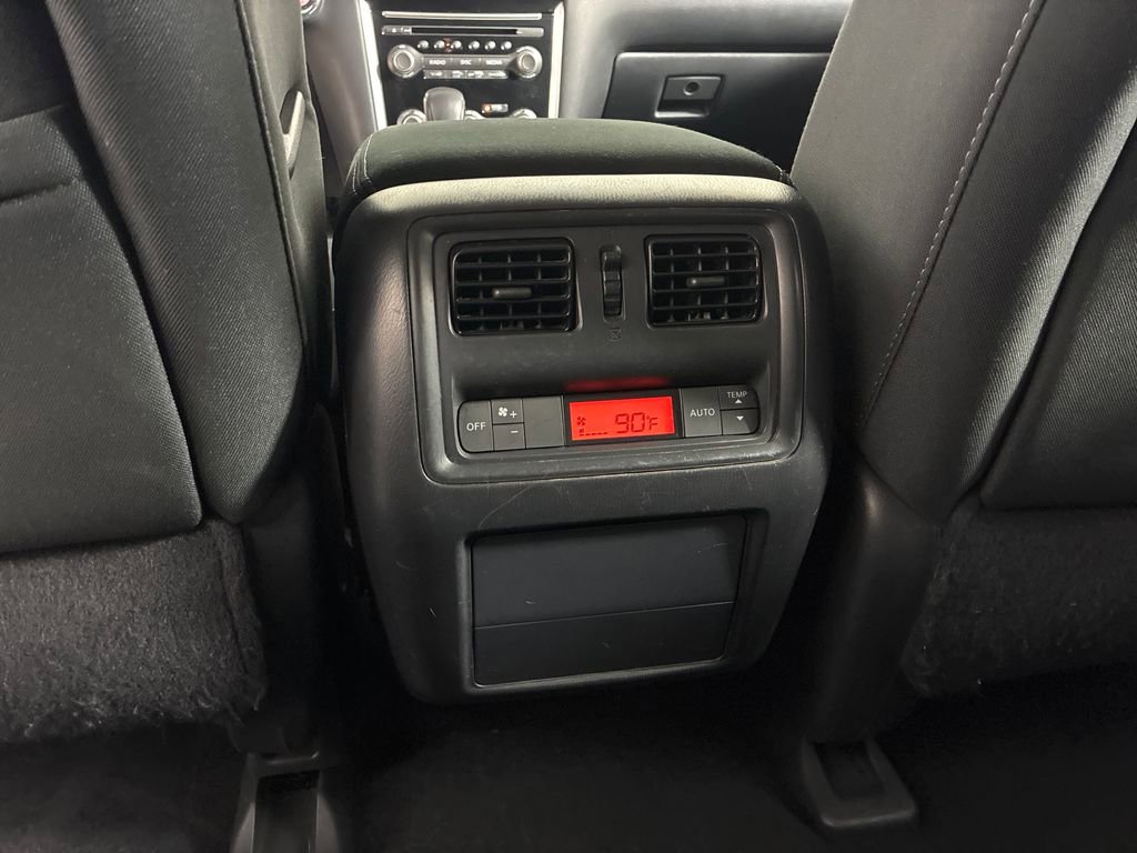 Used 2017 Nissan Pathfinder SV image 16