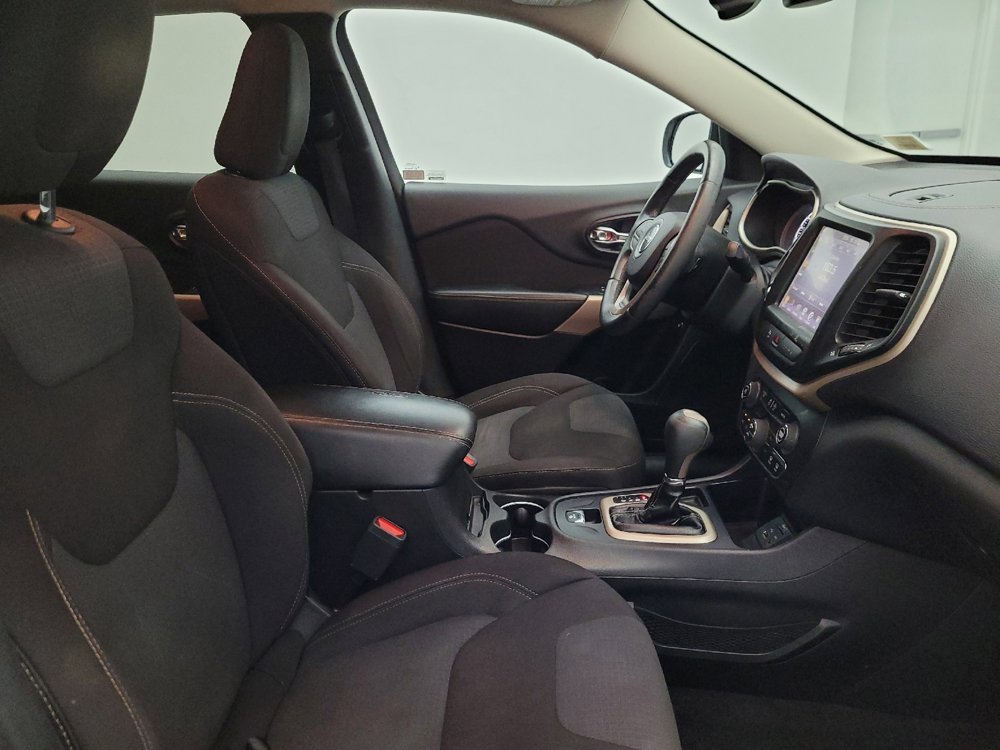 Used 2017 Jeep Cherokee Latitude w/ Comfort/Convenience Group image 21