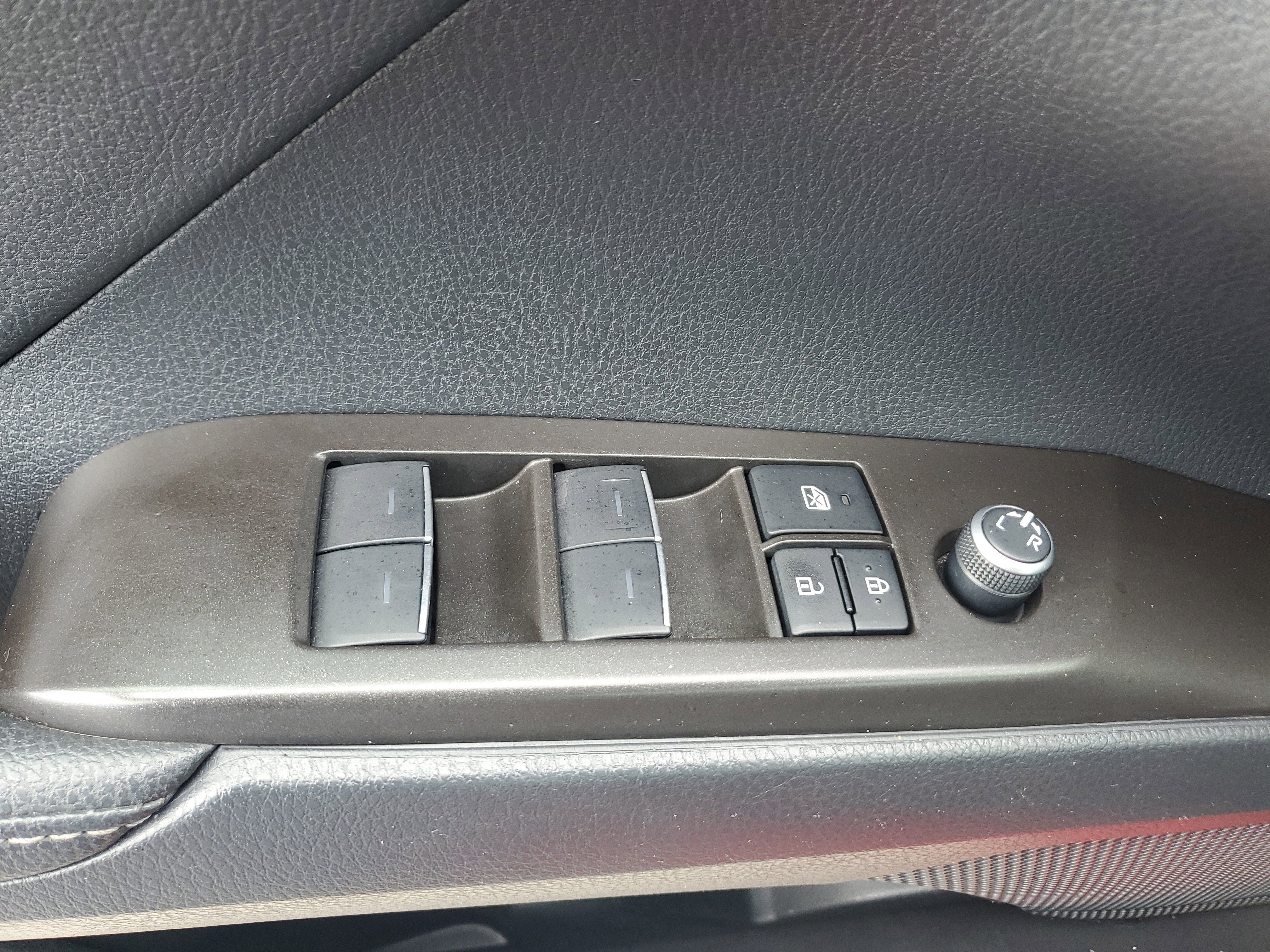 Used 2022 Toyota Camry XSE image 27