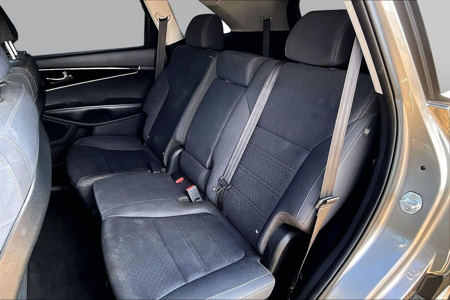 Used 2018 Kia Sorento FWD image 24