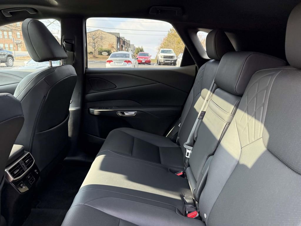 Used 2024 Lexus RX 350h w/ Convenience Package image 18