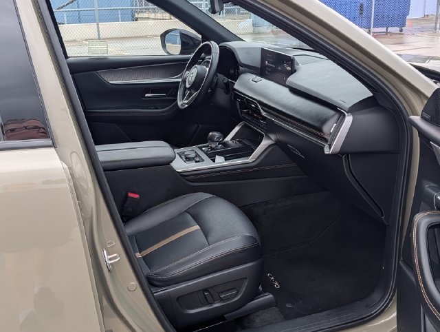 Used 2025 MAZDA CX-70 Plug-In Hybrid w/ Premium Plus AWD/4WD image 9
