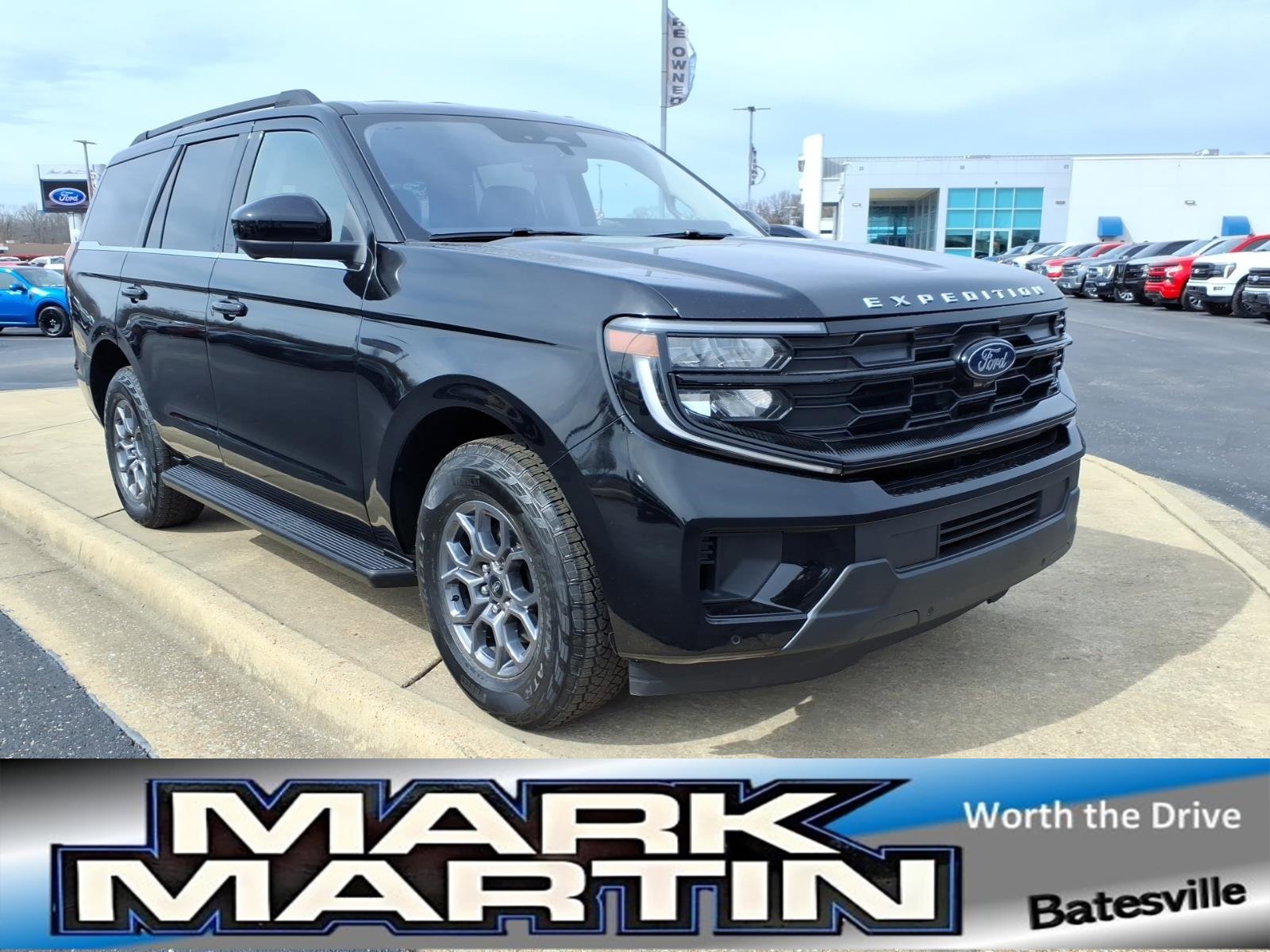 Used 2025 Ford Expedition Active image 1