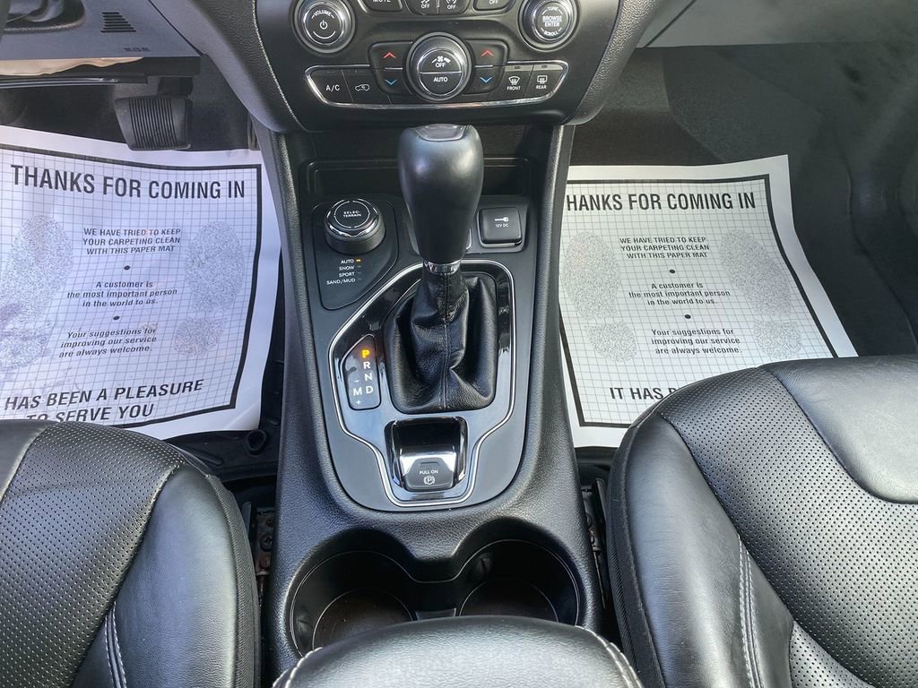 Used 2019 Jeep Cherokee Limited image 22