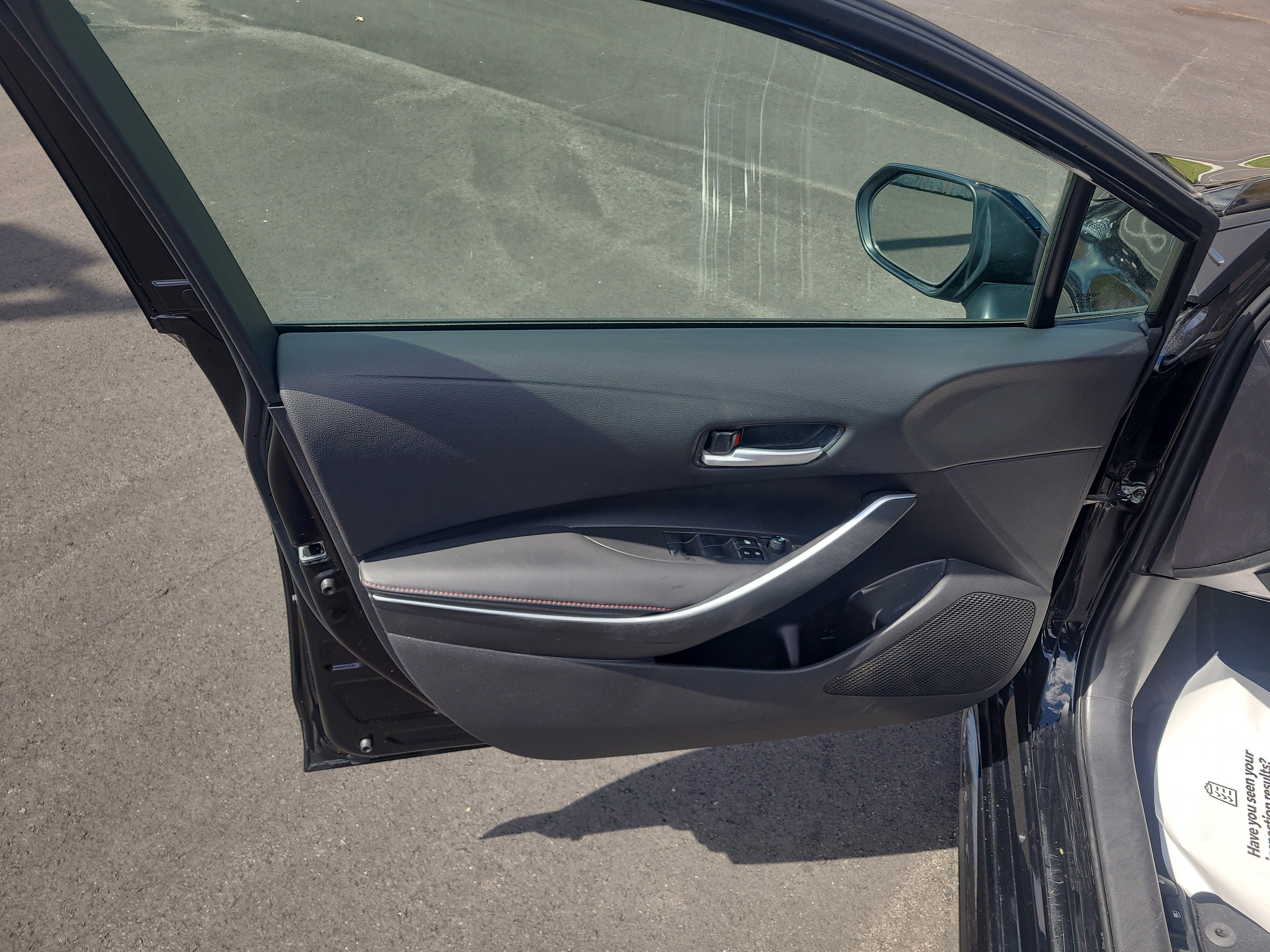 Used 2023 Toyota Corolla SE w/ SE Premium Package image 15