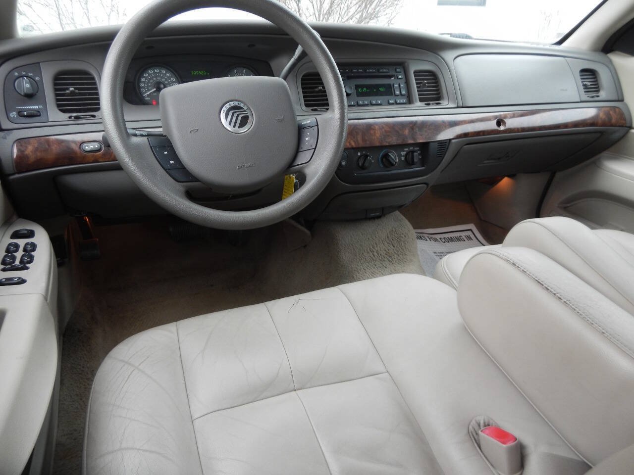 Used 2006 Mercury Grand Marquis GS RWD image 27