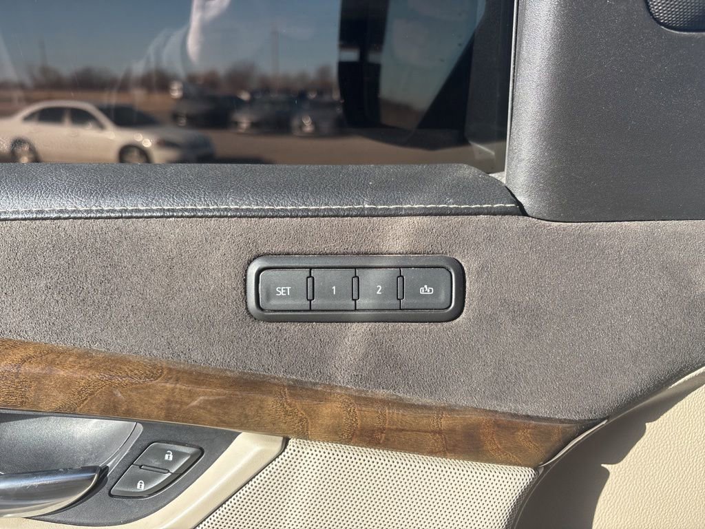Used 2020 Cadillac Escalade Premium Luxury AWD/4WD image 26