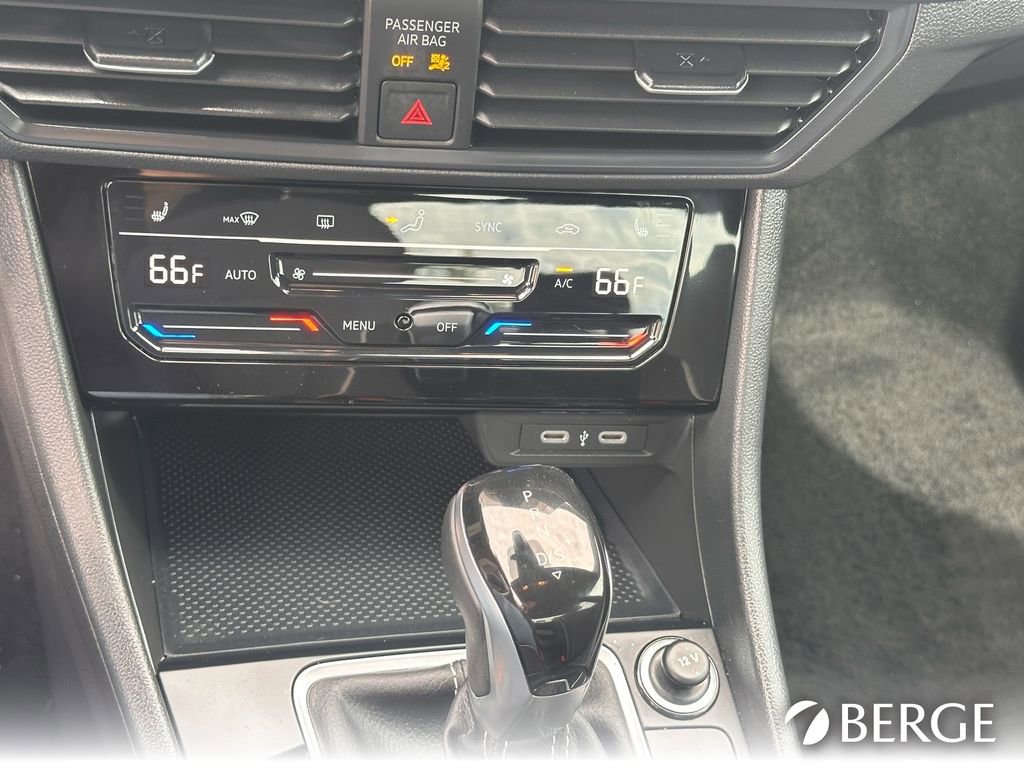 Used 2025 Volkswagen Jetta Sport FWD image 31