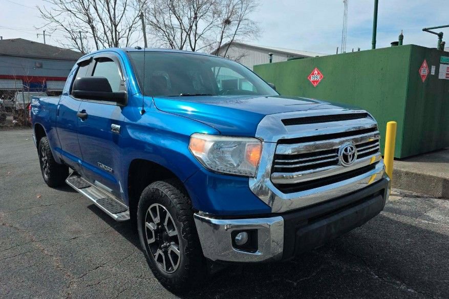 Used 2016 Toyota Tundra SR5 w/ TRD Off Road Package AWD/4WD image 4